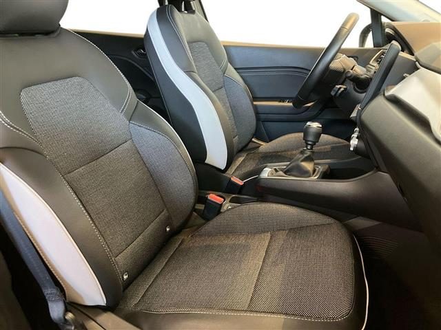 RENAULT Captur usata, con Volante in pelle