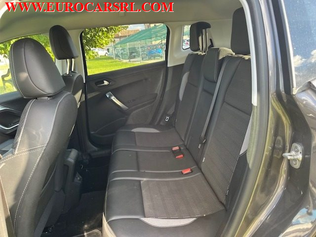 PEUGEOT 2008 usata, con Sensori di parcheggio posteriori