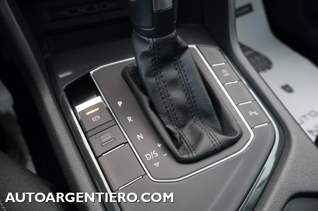 VOLKSWAGEN Tiguan usata, con Autoradio