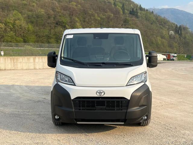 TOYOTA Proace Max usata, con Airbag