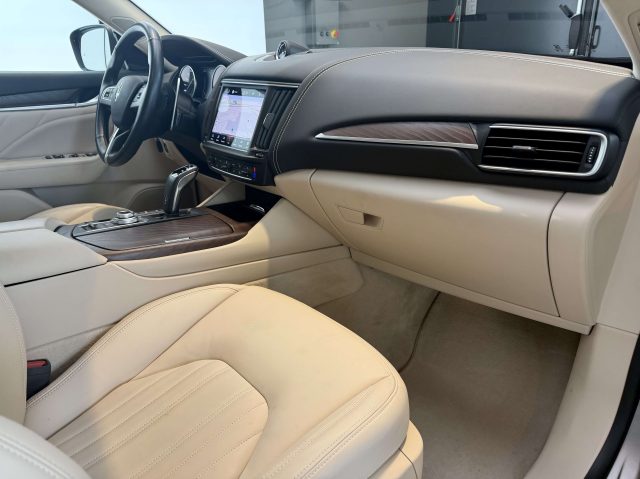 MASERATI Levante usata, con Servosterzo