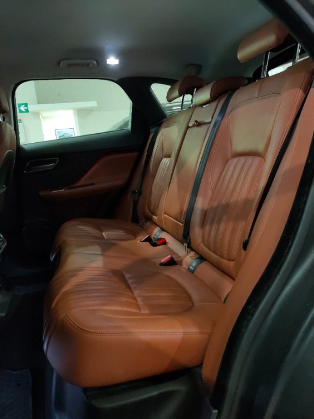 JAGUAR F-Pace usata, con ESP