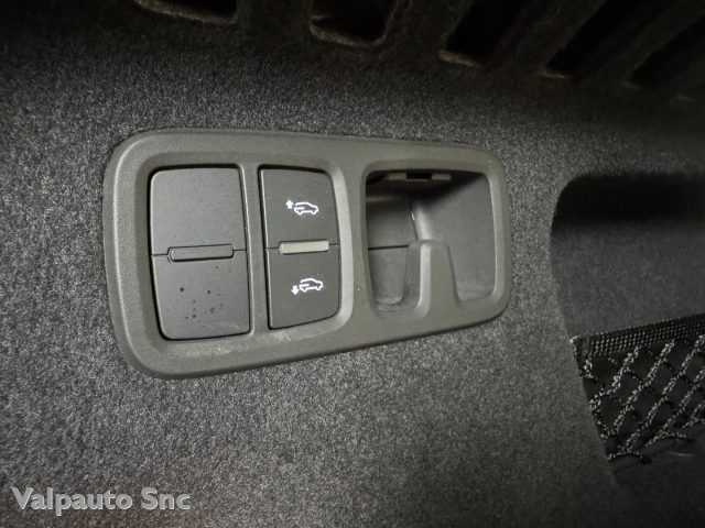 AUDI Q8 usata, con Sensori di parcheggio posteriori