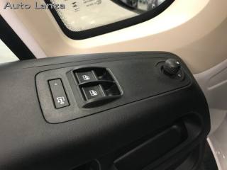 PEUGEOT Boxer usata, con Touch screen