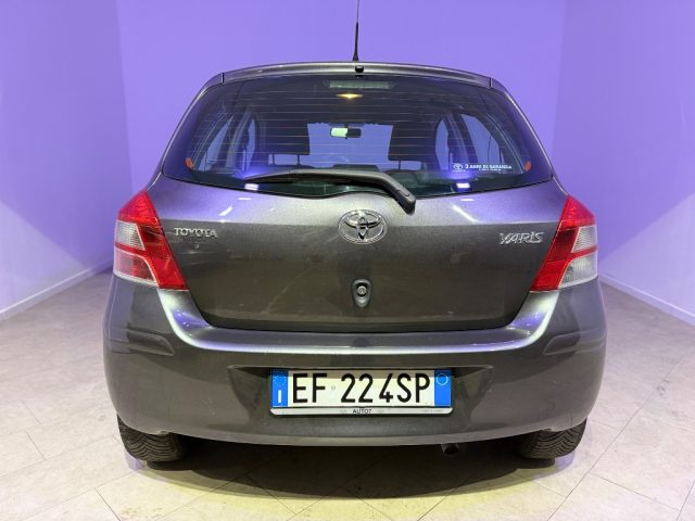 TOYOTA Yaris usata 8