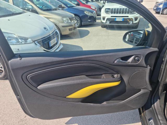 OPEL Adam usata, con Chiusura centralizzata