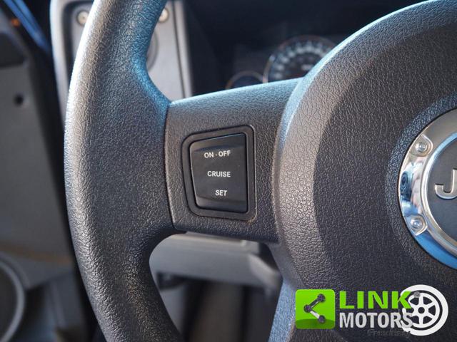 JEEP Commander usata 36