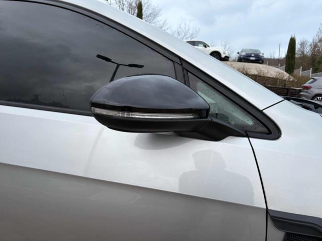 VOLKSWAGEN Golf usata, con Fendinebbia