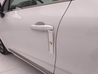 RENAULT Clio usata, con Freno di stazionamento elettrico