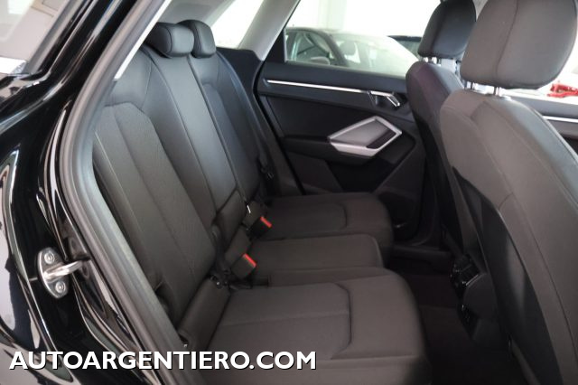 AUDI Q3 usata, con Sensori di parcheggio anteriori