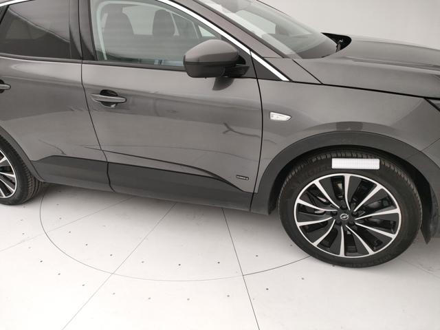 OPEL Grandland X usata, con Sedile posteriore sdoppiato