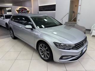 VOLKSWAGEN Passat Variant usata, con Airbag laterali