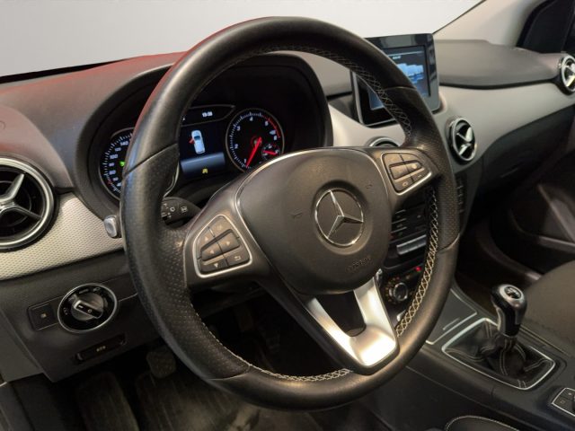 MERCEDES-BENZ B 180 usata, con Controllo automatico clima