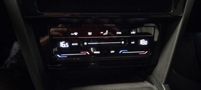 VOLKSWAGEN Passat usata, con Fari LED