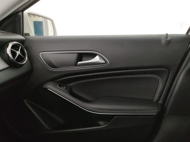 MERCEDES-BENZ GLA 180 usata, con Vivavoce