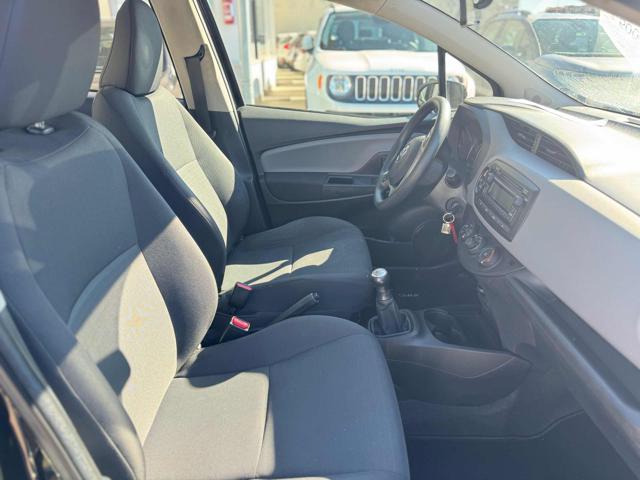 TOYOTA Yaris usata 13