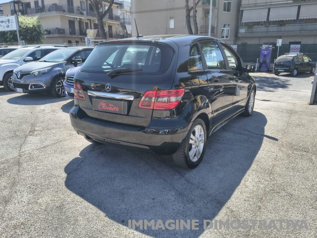 MERCEDES-BENZ B 180 usata, con Cerchi in lega