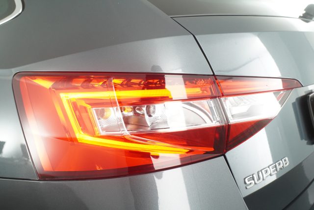 SKODA Superb usata 15