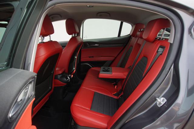 ALFA ROMEO Stelvio usata, con Interni in pelle