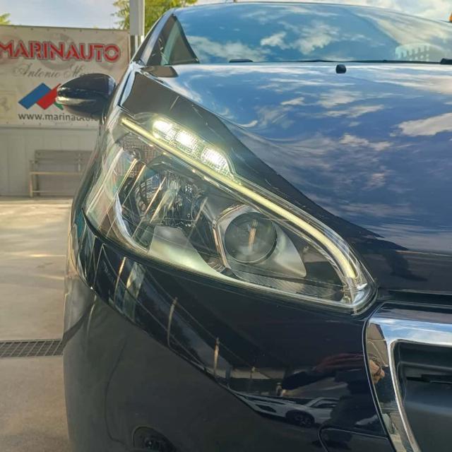 PEUGEOT 208 usata, con Airbag laterali