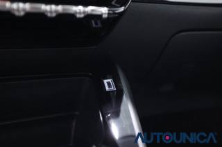 PEUGEOT 208 usata, con Sensori di parcheggio posteriori