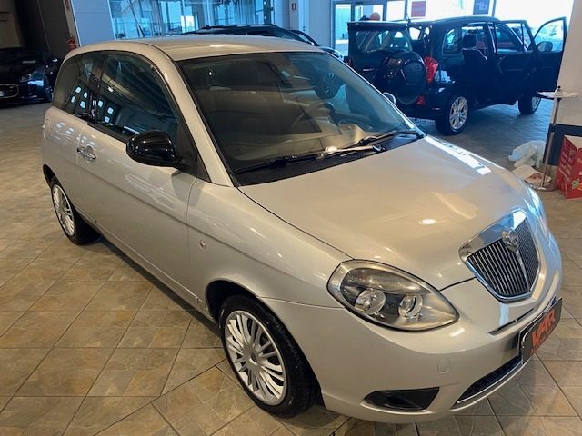 LANCIA Ypsilon usata, con ABS