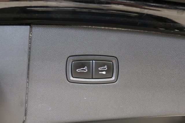 PORSCHE Cayenne usata, con Fari LED