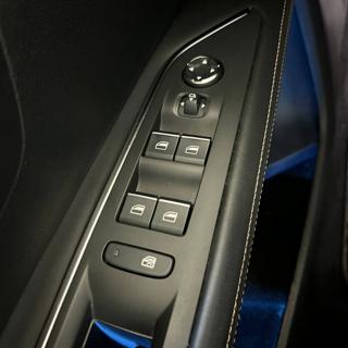 PEUGEOT 3008 usata, con Autoradio digitale