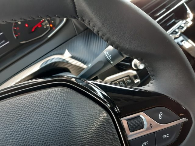 PEUGEOT 208 usata, con USB