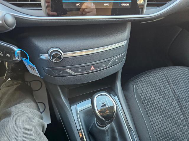PEUGEOT 308 usata, con Park Distance Control