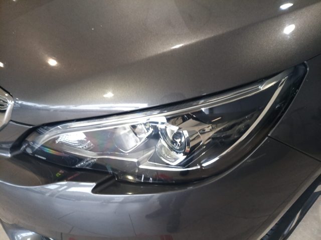 PEUGEOT 308 usata, con Volante in pelle