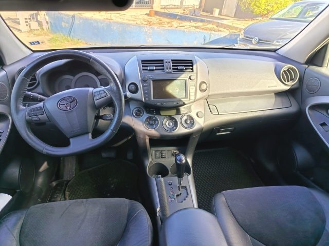 TOYOTA RAV 4 usata 8