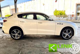 MASERATI Levante usata, con Fendinebbia