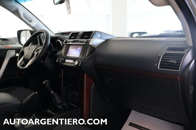 TOYOTA Land Cruiser usata, con Autoradio digitale