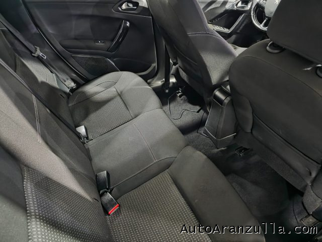 PEUGEOT 208 usata, con Volante in pelle