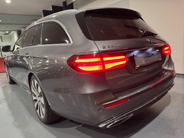 MERCEDES-BENZ E 220 usata, con Autoradio