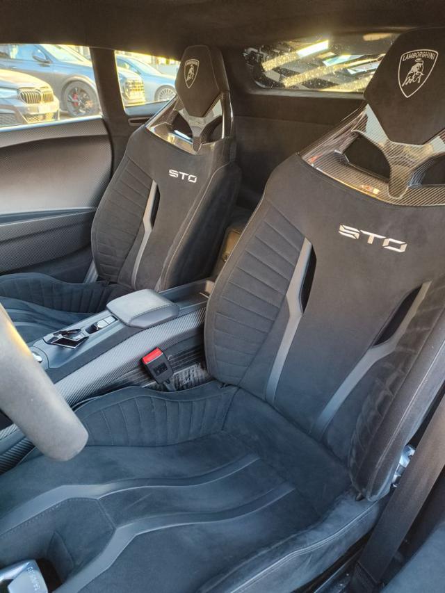 LAMBORGHINI Huracan usata 14