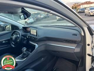 PEUGEOT 3008 usata, con Autoradio