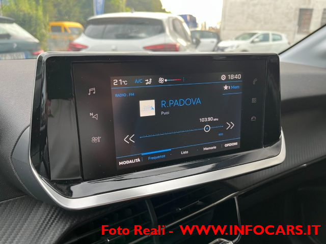 PEUGEOT 208 usata, con USB