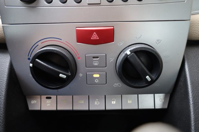 LANCIA Ypsilon usata 32