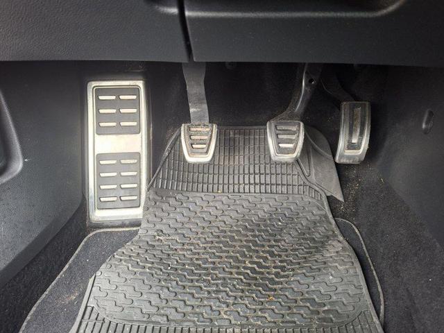 VOLKSWAGEN Golf usata, con USB