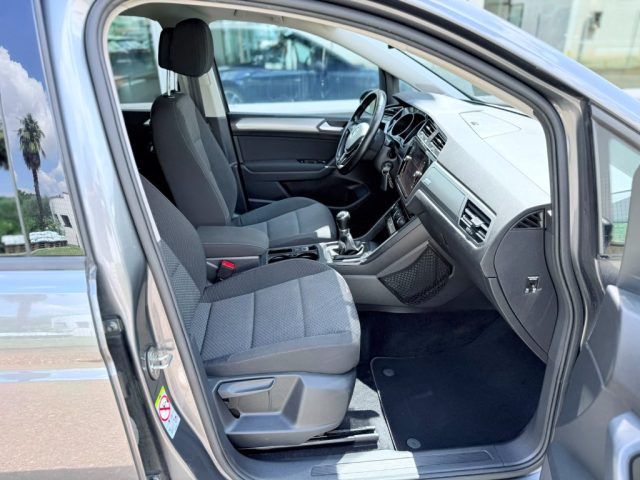 VOLKSWAGEN Touran usata, con Controllo automatico clima
