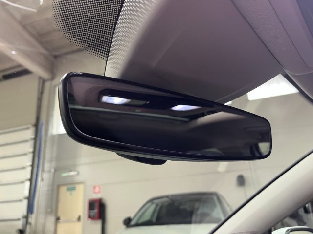 VOLKSWAGEN Golf usata, con USB