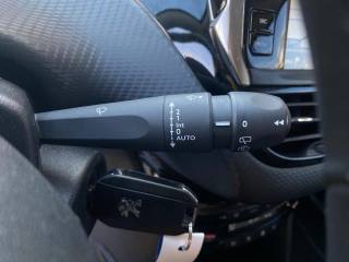 PEUGEOT 2008 usata, con Specchietti laterali elettrici