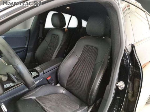 MERCEDES-BENZ CLA 250 usata, con Park Distance Control