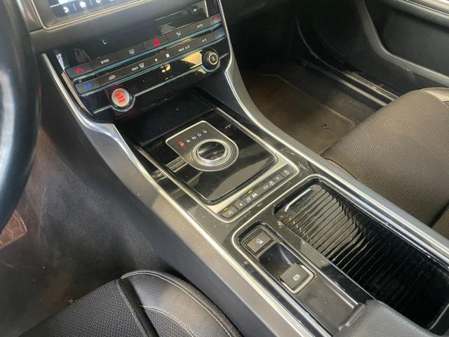 JAGUAR XF usata, con Fendinebbia