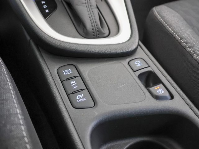 TOYOTA Yaris usata, con Specchietti laterali elettrici