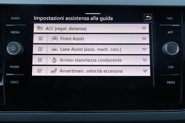 VOLKSWAGEN Taigo usata, con Apple CarPlay