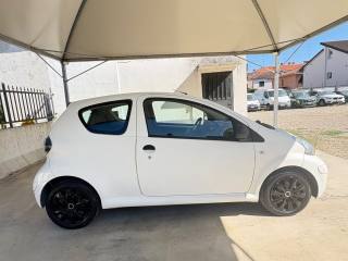 TOYOTA Aygo usata, con Controllo automatico clima