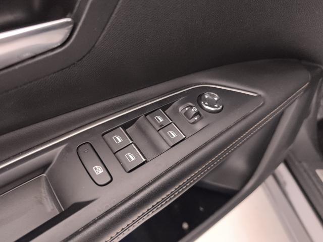 PEUGEOT 3008 usata, con Fari LED